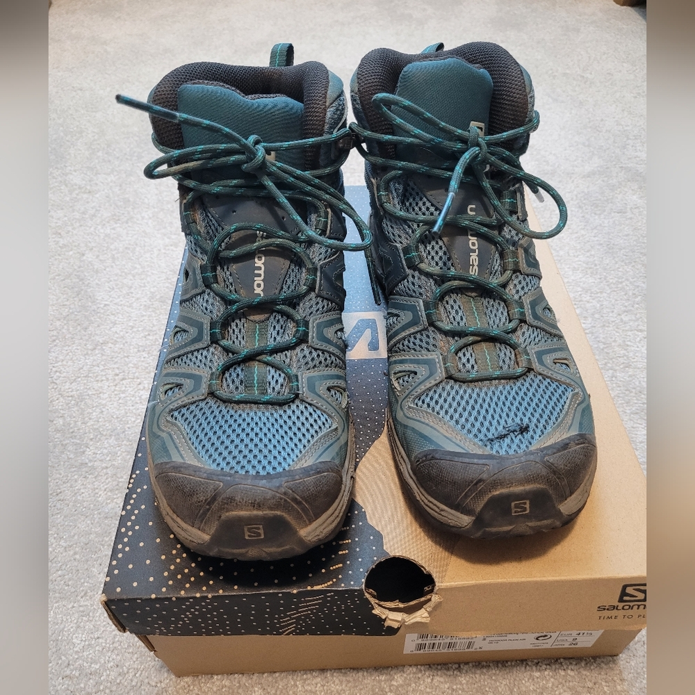 Salomon Women's Blue Hiking Shoes